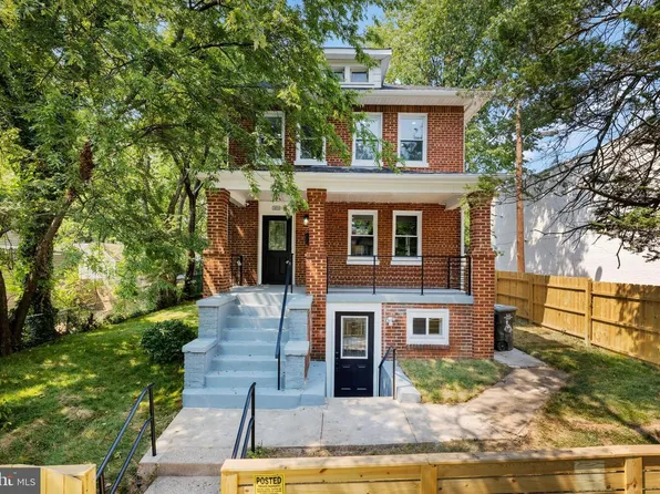 4434 Hunt Pl NE, Washington, DC 20019
