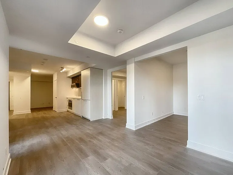 308 Jarvis St — Photo 6