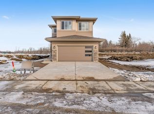17839 7th St, Edmonton, AB T5Y4K3