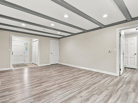 4th image of 3221 Mulberry Ave