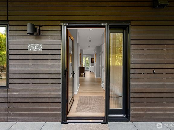 5th image of 610 Vineyard Lane #A104