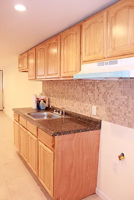 Rented by Realty 2000 Corp | media 16