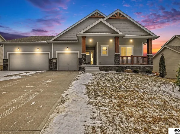 21371 Blaine St, Elkhorn, NE 68022