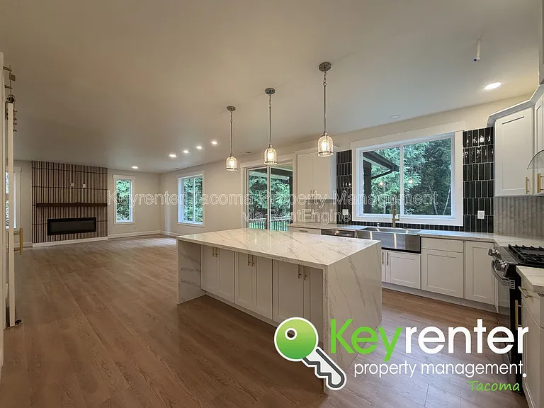 16517 48th St NW — Photo 8