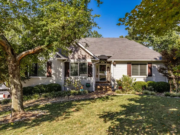 307 Dorris Ct, Hendersonville, TN 37075