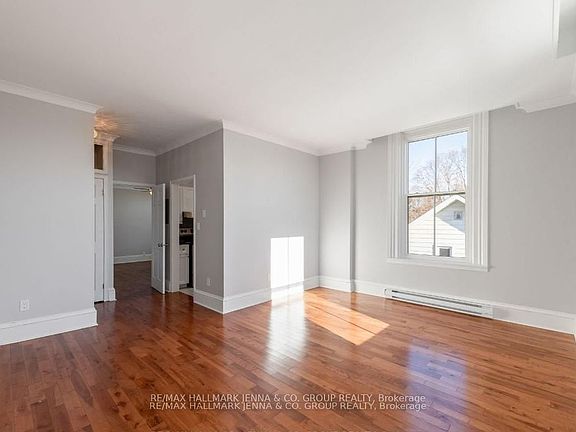 4th image of 19 Isabella St #4