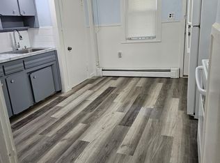 4 Church St APT 3, Oxford, MA 01540