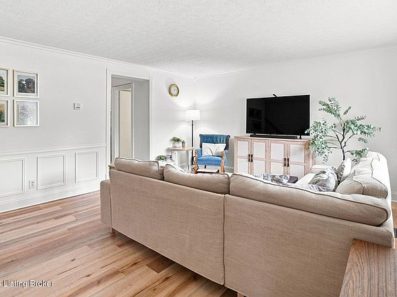 5th image of 2715 Audley Dr