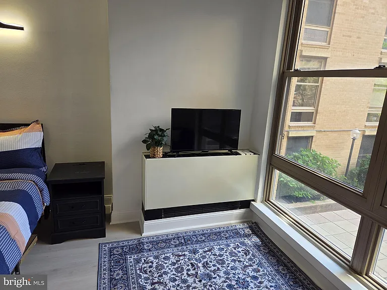1260 21st St NW #210 — Photo 13