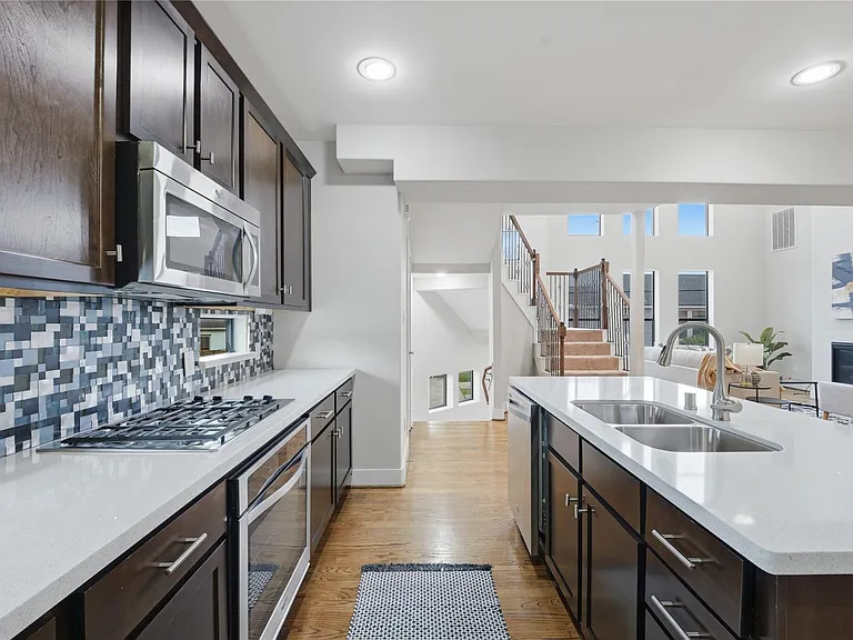 1420 Wilson St — Photo 26