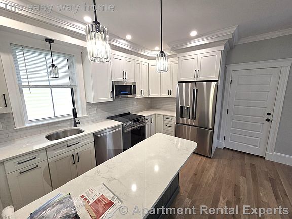 2nd image of 168-170 Webster Ave #1R