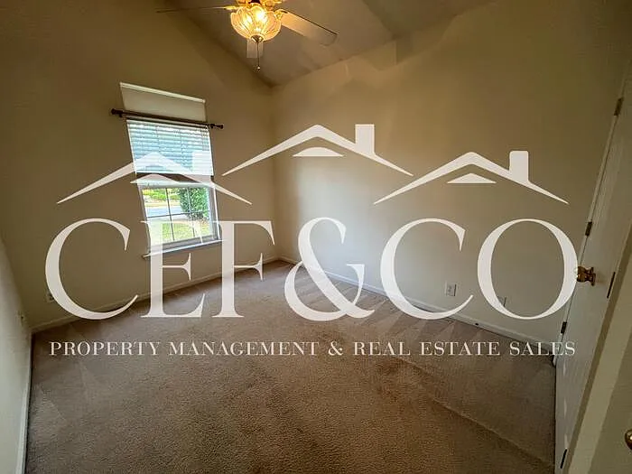 729 Lanyon Ln — Photo 12