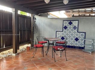 Greenway Lakes, Miami, FL 33175