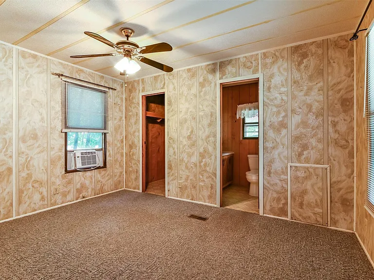 Bedroom 2 with Walking Closet