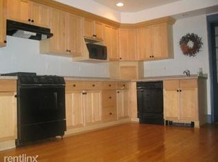 11 Irving St, Worcester, MA 01609