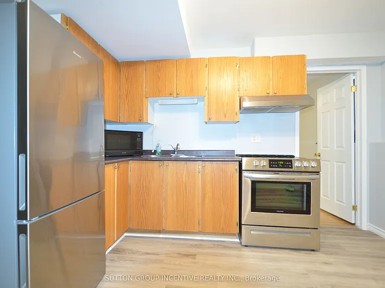 39 Jones Dr #LOWER — Photo 3