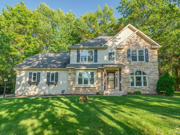 7330 Jeffrey Ct, Linden, MI 48451