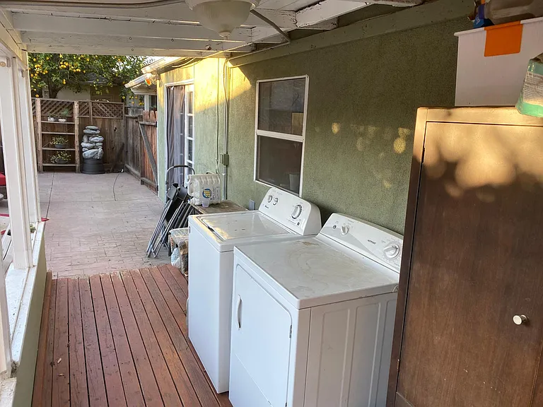 6700 Gloria Ave — Photo 17