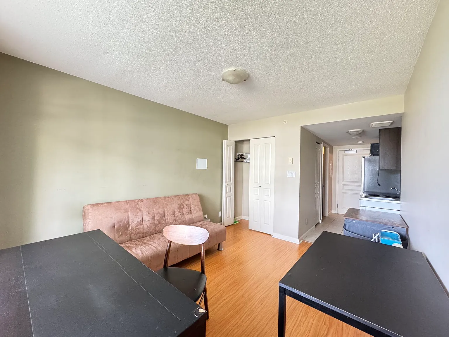 1 bed, 450 sqft, $1,350 — Photo 2