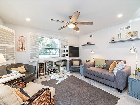 3rd image of 980 7th AVE S #101