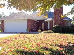 310 W Avenue Ave, Nixa, MO 65714