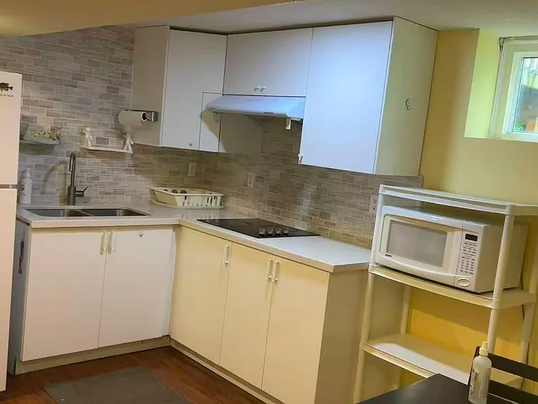 80 Aspenwood Dr #BASEMENT — Photo 4