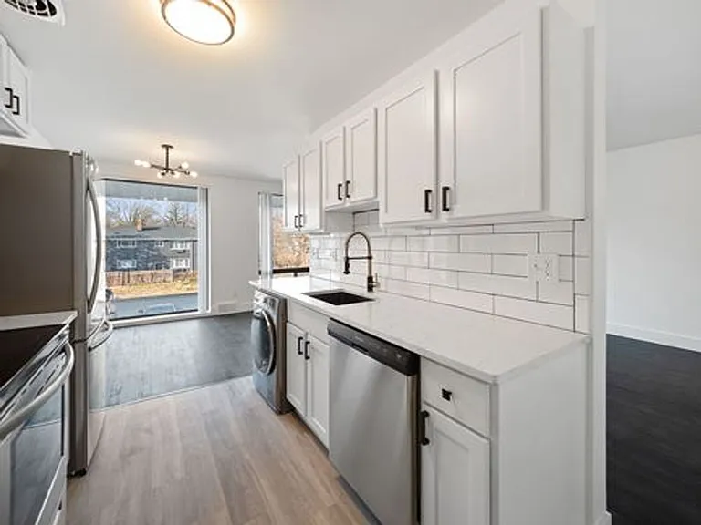 314 Oakland Ave — Photo 3