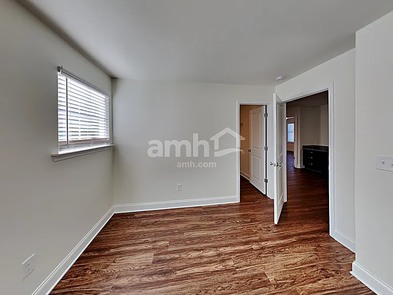 320 Bourne St — Photo 23