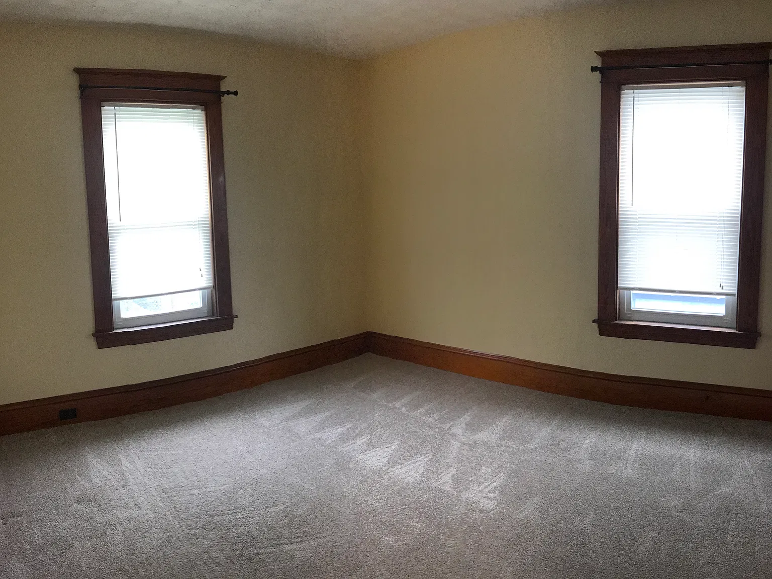 3 bed, 1000 sqft, $1,895 — Photo 4