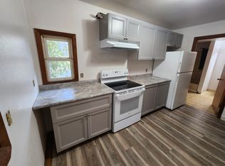 300 W 4th St APT 5, Kaukauna, WI 54130