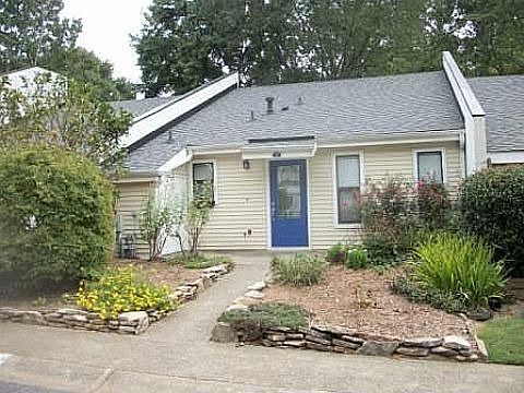 1st image of 207 Goshen Ln