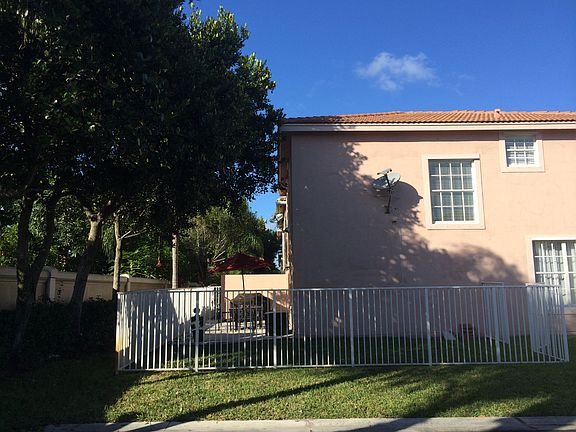 3rd image of 5493 Queenship Ct
