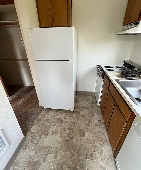 2323 NW Irving St #3 — Photo 3