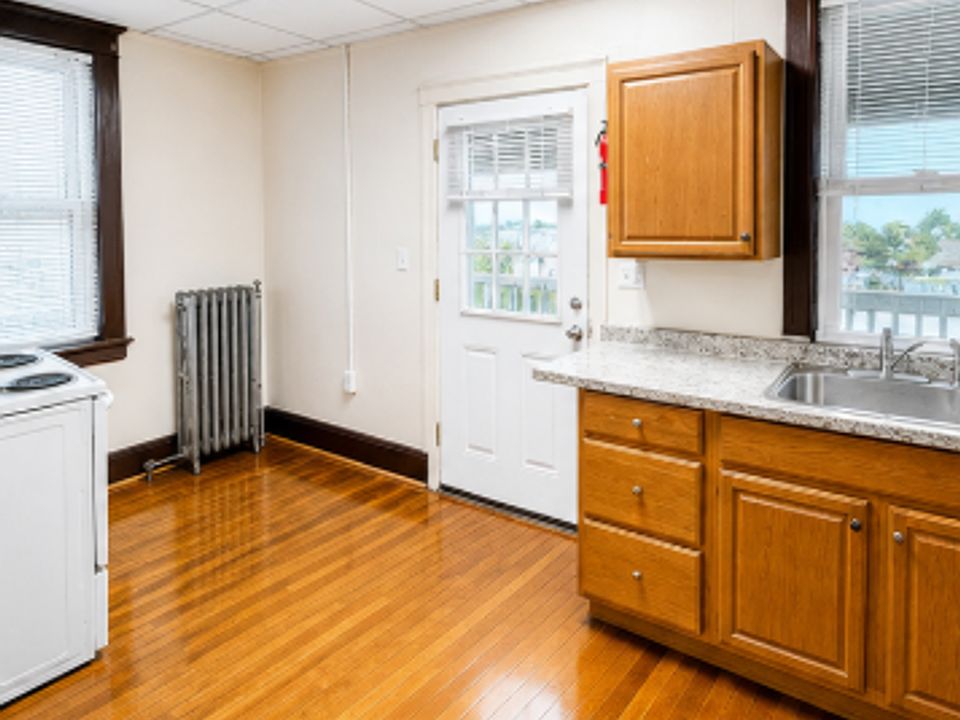 1st image of 240-250 Osborn St #244-3