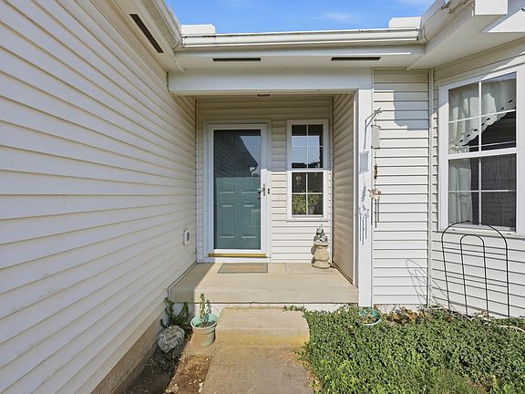 5th image of 5479 Sweet Gale Ct