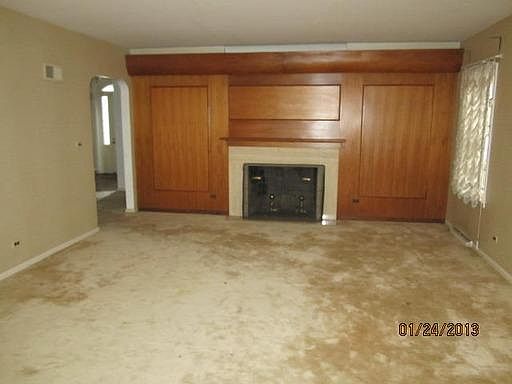 2nd image of 9221 N Avers Ave
