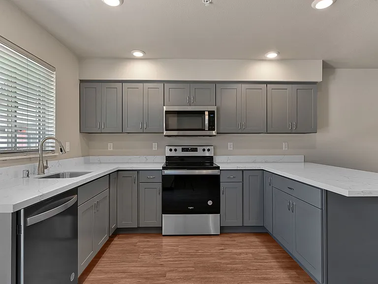 515 Telegraph Rd — Photo 31