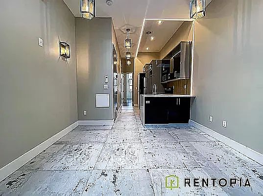 4th image of 59 Graham Ave #4R