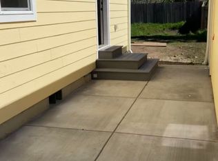 381 S 51st Pl, Springfield, OR 97478