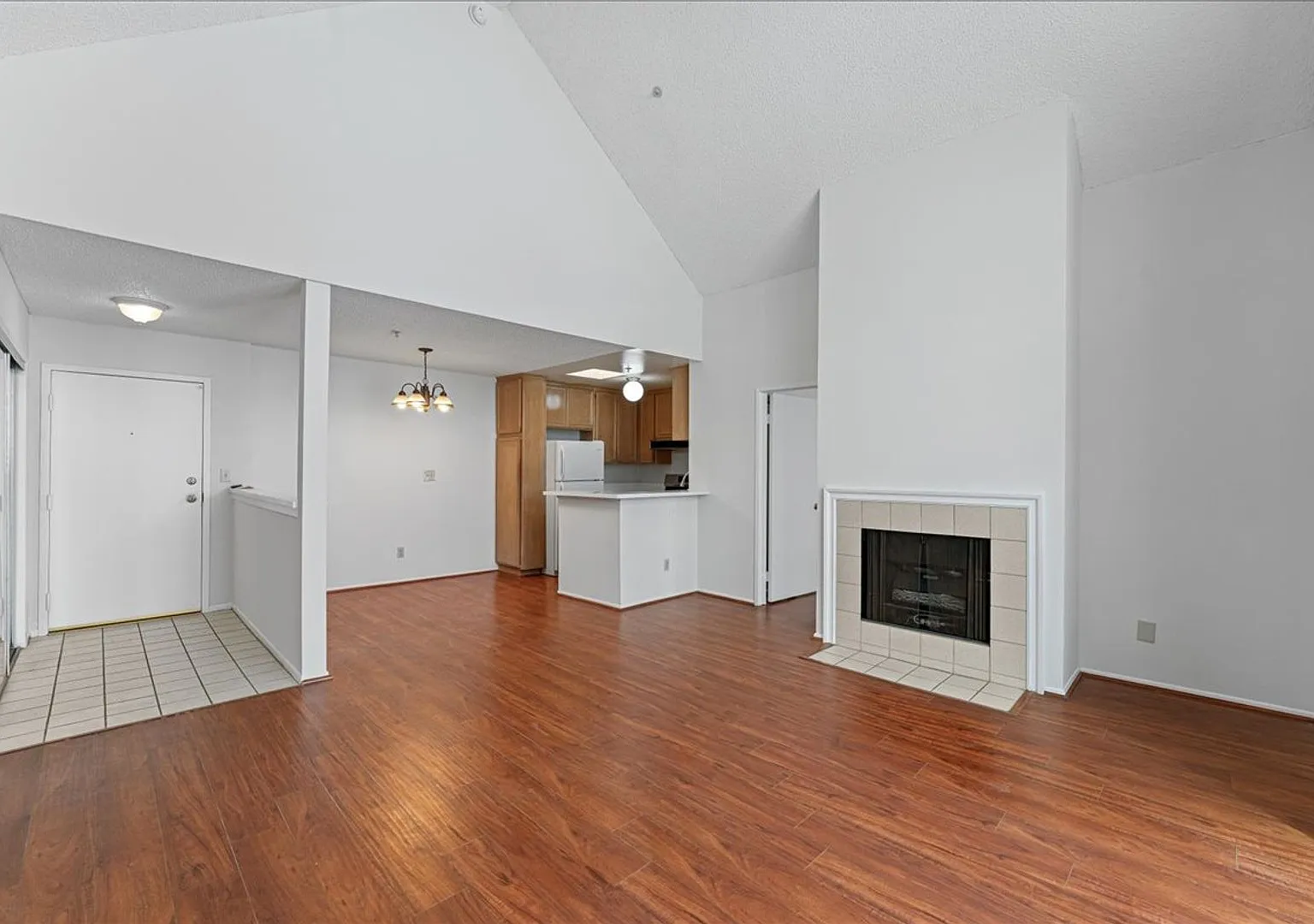 1785 Beloit Ave — Photo 3