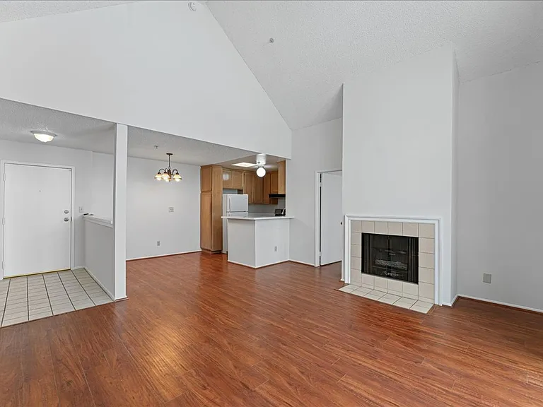 1785 Beloit Ave — Photo 18