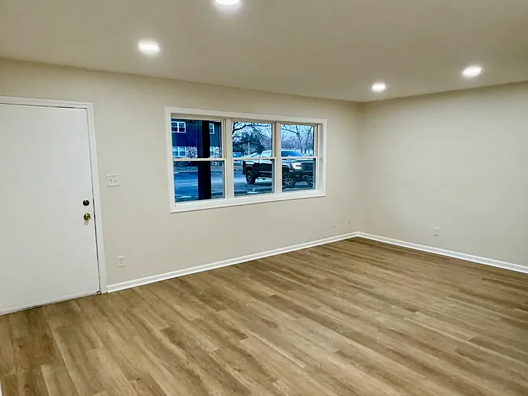 Sherwood Forest Apartments — Photo 24