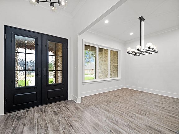 4th image of 110 Mallard Cove Ln