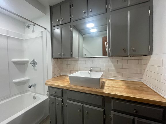 4th image of 34 Davenport St APT 101