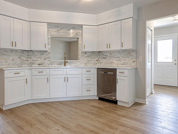 5th image of 2129 Swan Dr