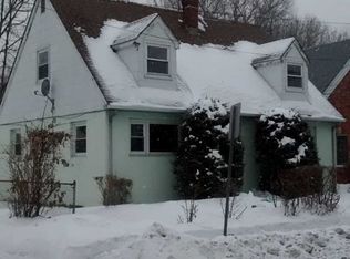 22 Sand Rd, Westwood, NJ 07675