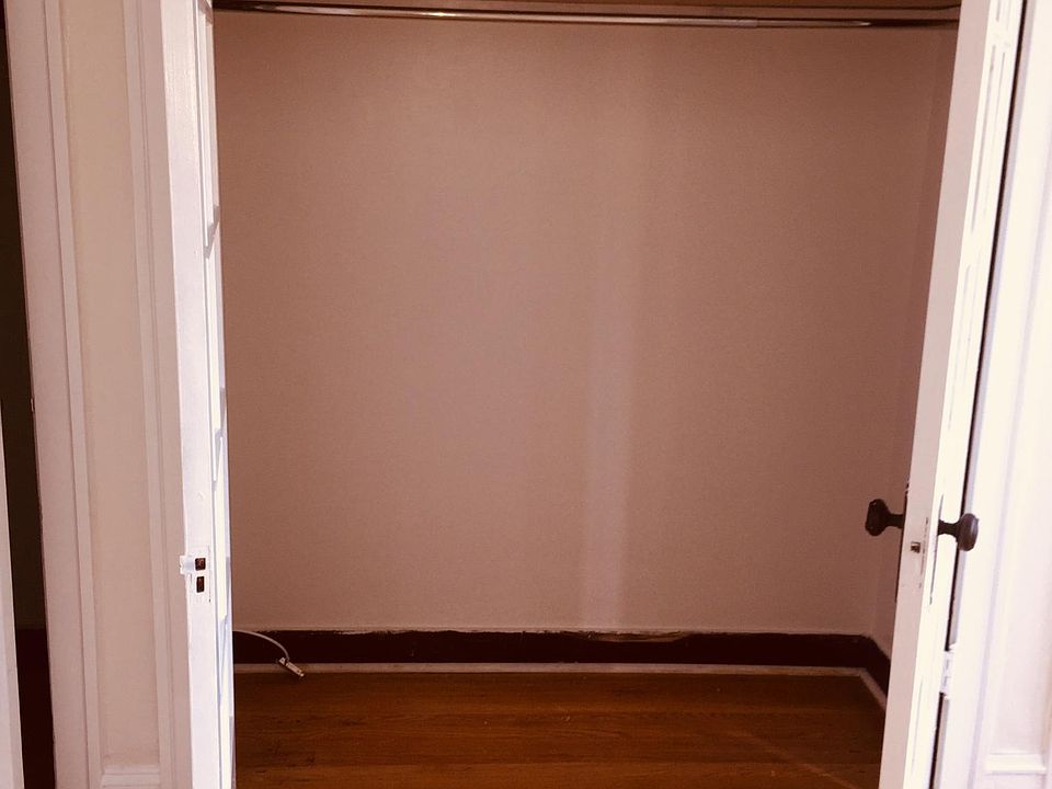 1st image of 3814 N Greenview Ave