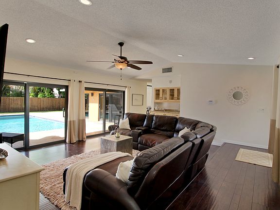 5th image of 5614 NW 64th Ln