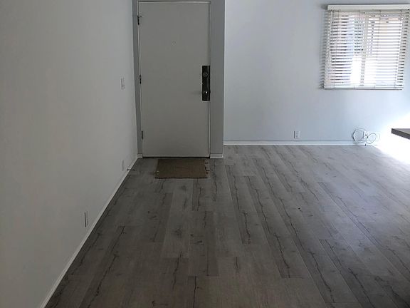 4th image of 1118 26th St APT B