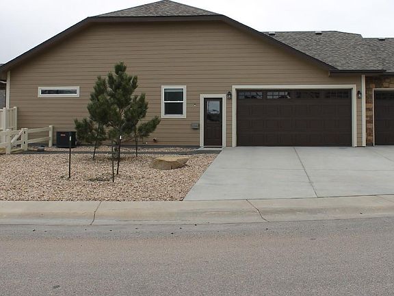 4th image of 127 S Mountain View Dr
